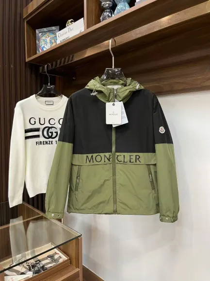 M0NCLER jacker